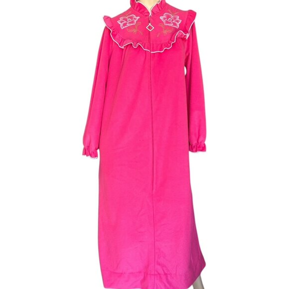 VTG House Coat Robe Embroidered Floral Ruffles Lara Dee Size M Pink Grandmacore - Picture 1 of 8